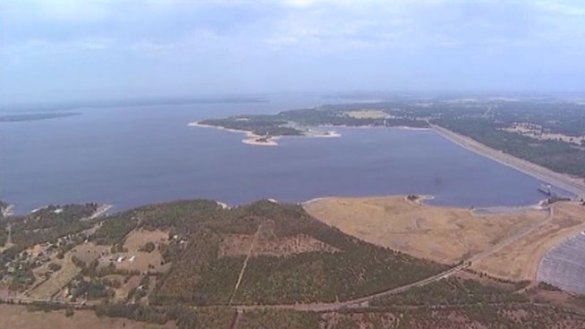The North Texas Municipal Water District is asking the Army Corps of Engineers for a season pass to draw water from Lake Texoma from December to March.