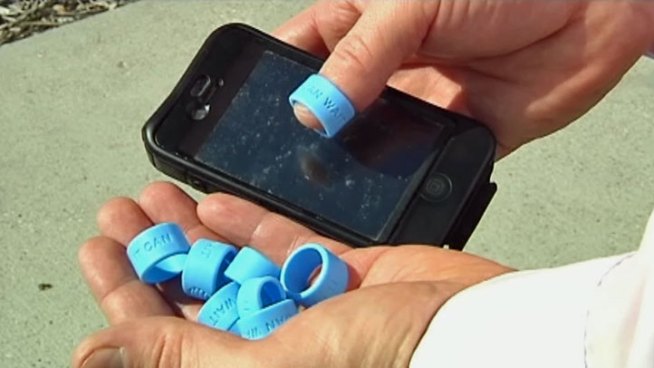 The City of Mesquite teamed up with AT&T and is handing out blue thumb guards as part of a nationwide movement to get people to think twice before they text while driving.