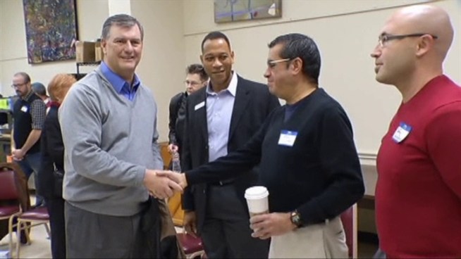 Mayor Mike Rawlings meets with Dallas GLBT leaders but still will not sign a pledge advocating Same Sex Marriage.
