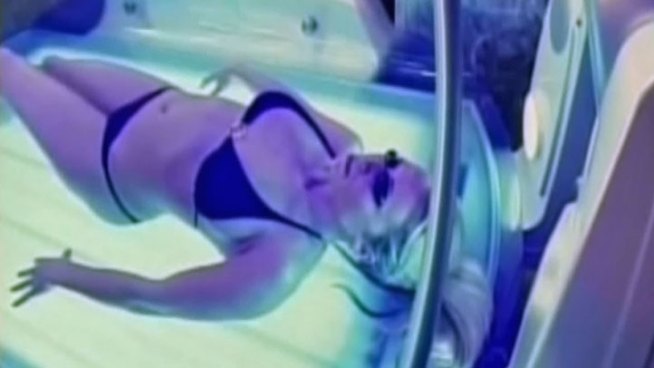 A state lawmaker wants to pass a bill that would make the legal age for using a commercial tanning bed 18.
