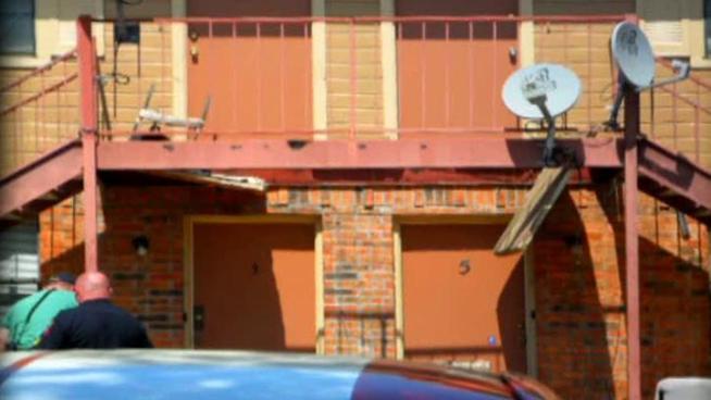 Dozens of residents at a Kaufman apartment complex are looking for a new place to live after a deadly balcony collapse.