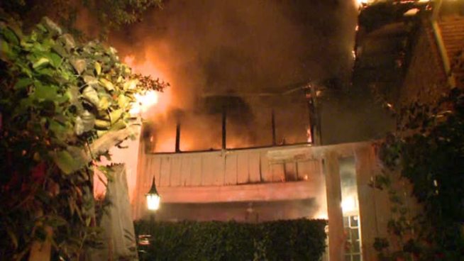An electrical short is to blame for a 3-alarm fire that destroyed a dozen condominiums and injured several people in Dallas early Thursday morning, fire officials say.