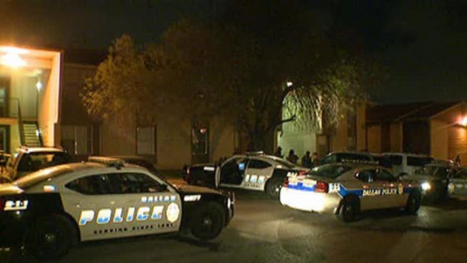 Dallas police are searching for the person who fatally shot a man at an apartment complex.