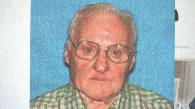 Family pleading for public's help, offers reward for information on Earl Lee Davis' disappearance.