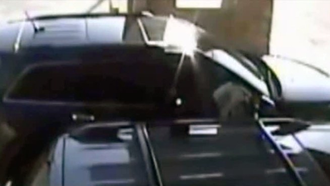 Richardson police are looking for thieves who stole from two cars at day cares while the parents were dropping off children.