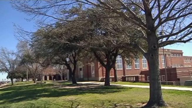 The Texas Forest Service is helping Arlington Heights High School identify dead trees and save stressed trees after our long drought.