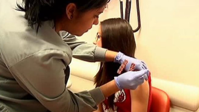 More than 600 flu shots are available on a first-come, first-served basis to anyone requesting one, whether or not they are a Dallas County resident.