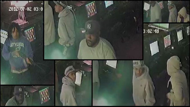 Fort Worth police are looking for a team of robbers who are targeting game rooms.
