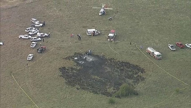 Witness Wesley Cleveland talks about a small twin-engine plane crash in North Fort Worth.