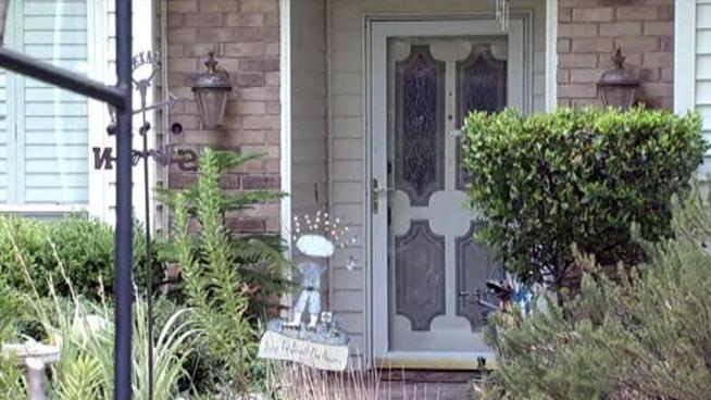 FBI agents investigating the hacker group Anonymous seized computers and external storage devices from an Arlington home last week.
