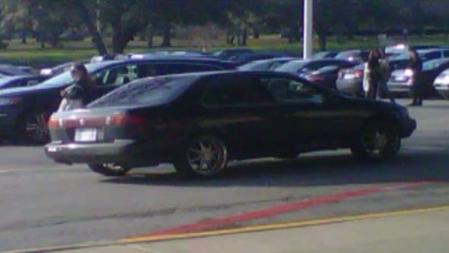 A bystander took a photo of the robber's car and yelled out the license plate number.