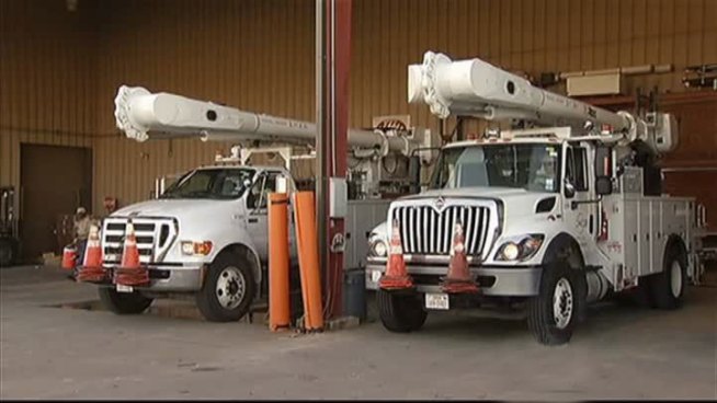 Local Oncor workers are heading for Louisiana Thursday around 11:30 a.m. to help restore power knocked out by Isaac.