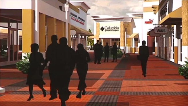 Paragon Outlets, which will feature dozens of big-name stores, will open just in time for back-to-school shopping.
