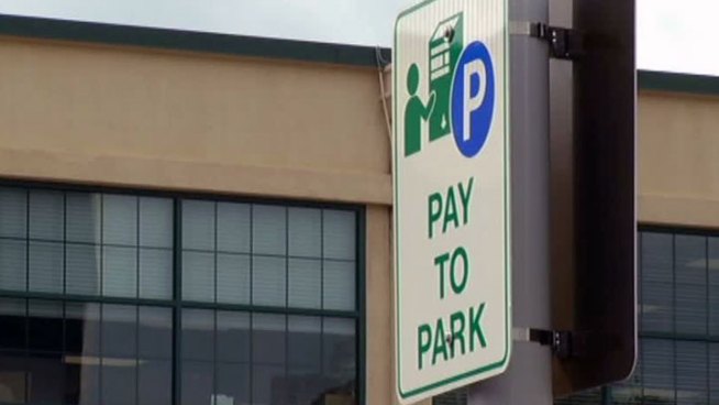 Fort Worth officially turned its only free parking lot near City Hall into a pay lot on Monday, much to the displeasure of drivers.