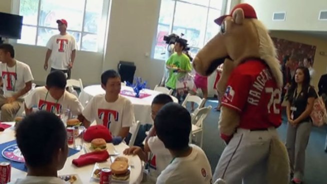 http://media.nbcbayarea.com/images/rangers-youth-baseball-0828.jpg