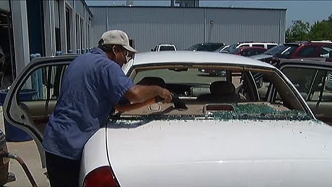North Texas drivers are scrambling to find temporary transportation after Wednesday's hail storm damaged vehicles.