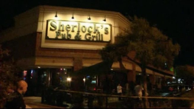 Two people have confessed to a fatal shooting outside a Dallas bar after being arrested by police, investigators say.