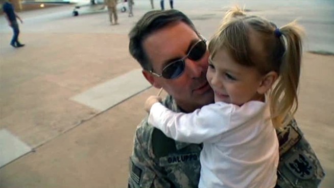 Six Army Reserve pilots home early from Iraq landed in Fort Worth just in time for Thanksgiving.