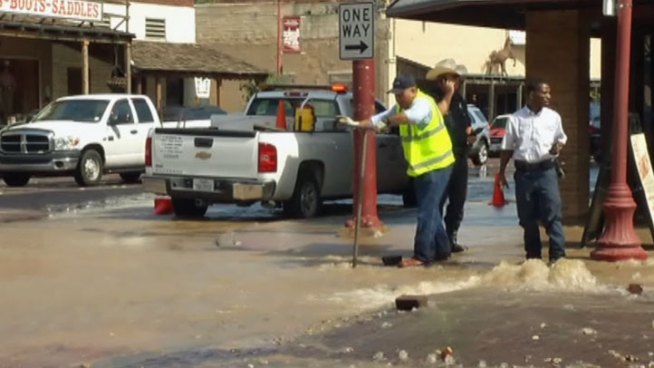 A big headache for restaurants, shops and tourists in Fort Worth's Stockyards after a water main break Monday morning at the corner of North Main Street and East Exchange Avenue.