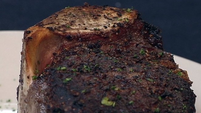 Sizzling steaks and stunning seafood are just a sampling of what you'll find at Del Frisco's Double Eagle Steak House.