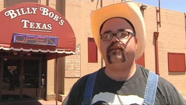 Some Texas musicians are meeting up at Billy Bob's in Fort Worth to donate their time for tornado victims in Joplin, Mo.