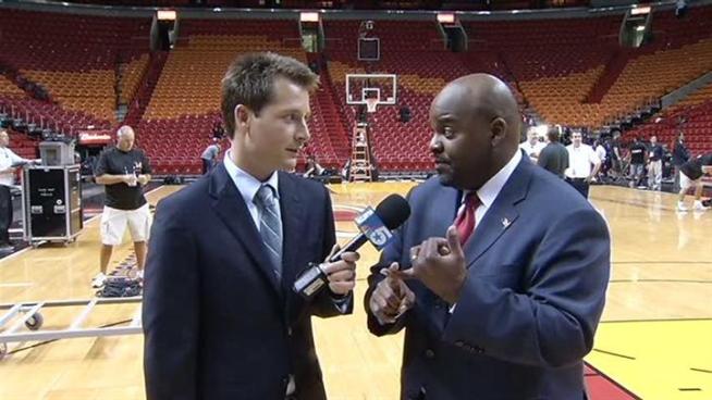 Newy Scruggs and Matt Barrie talk about the series-saving and series-changing Game 2 win by the Dallas Mavericks.