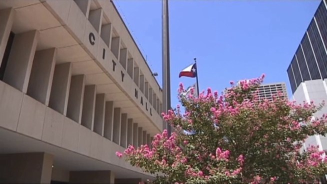 Some Iraqi nationals have turned to the city of Fort Worth as an example of how city government works in a democracy.