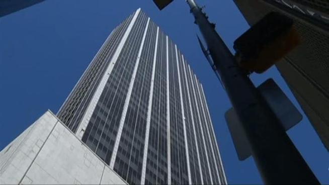 A revival plan for the former First National Bank Building at 1401 Elm Street seeks a City of Dallas subsidy of $30 million.