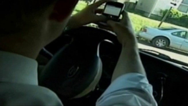 The Arlington City Council passed a ban on texting while driving Tuesday night.