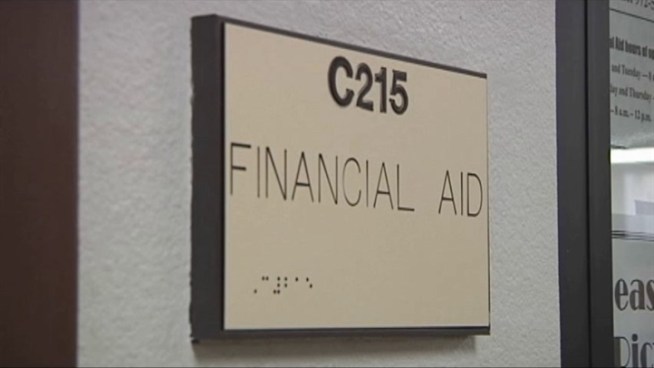 Issues with financial aid at Eastfield and other college campuses have forced students to drop classes and struggle with paying for school.