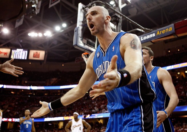 Mavs Lose Out on Big Man