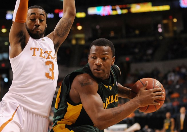 Baylor Stays Hot, Defeats Texas 76-70