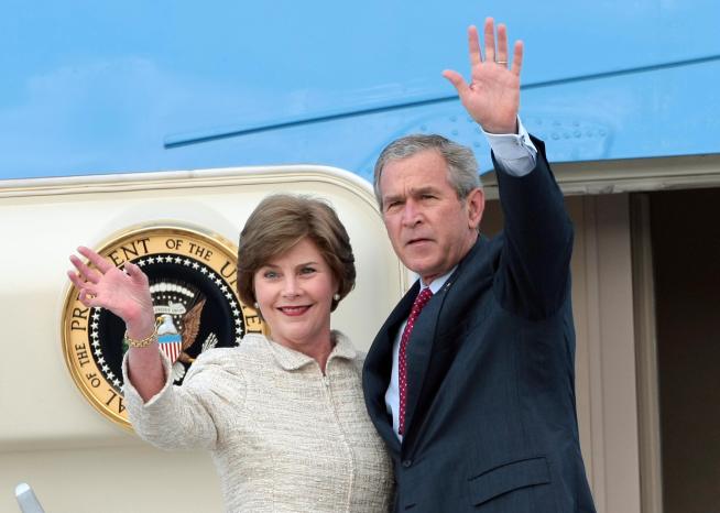 Bush Wants Gates on Dallas Neighborhood