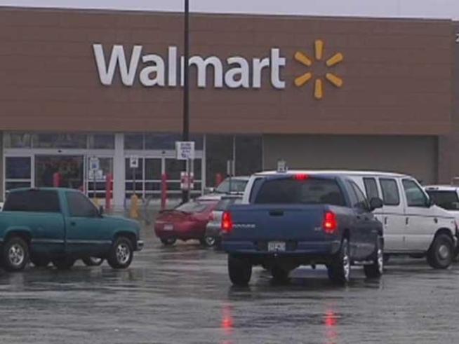 The off-duty Delta County sheriff's deputy who intercepted a gunman at a Commerce Walmart is being hailed as a hero.