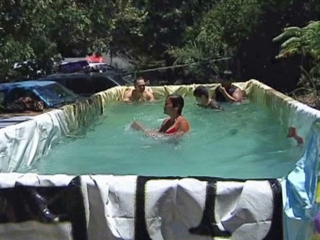 North Texans are getting creative when it comes to keeping cool,including giving a whole new meaning to dumpster diving.