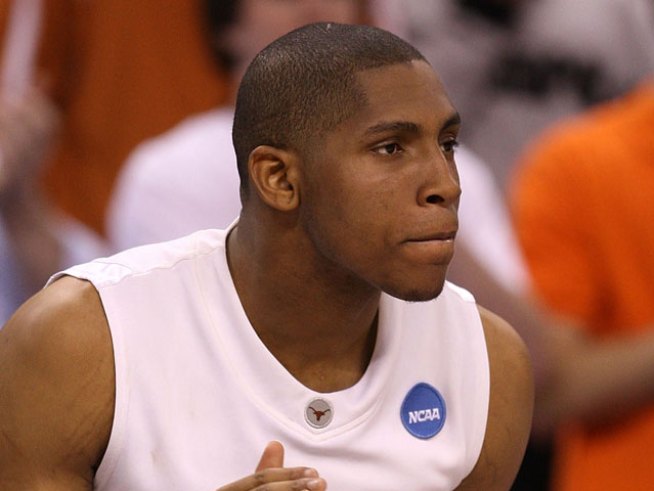 No. 9 Texas Squeaks by Wisconsin