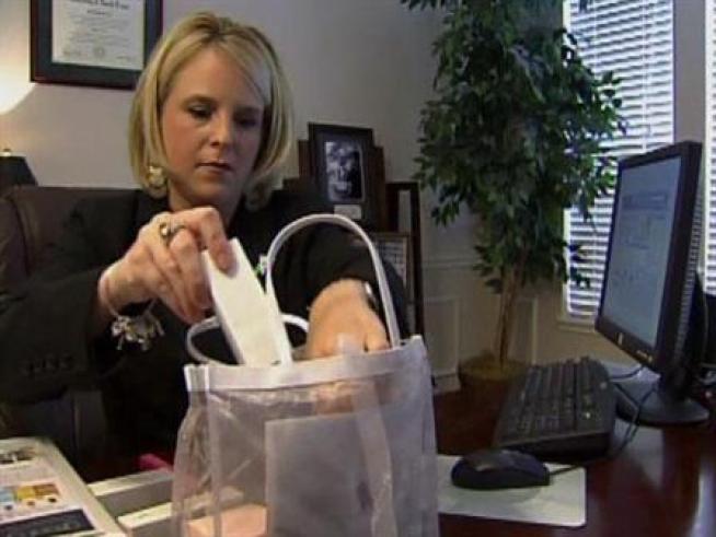 Women Flocking to Mary Kay