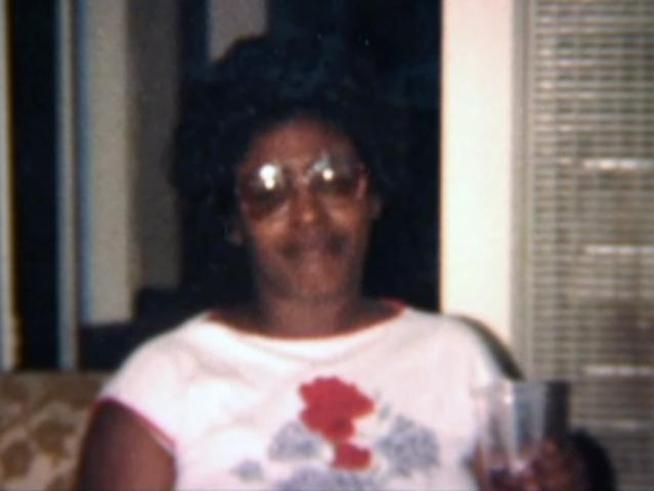 Fort Worth police worked to reunite a woman's ashes with her missing family.