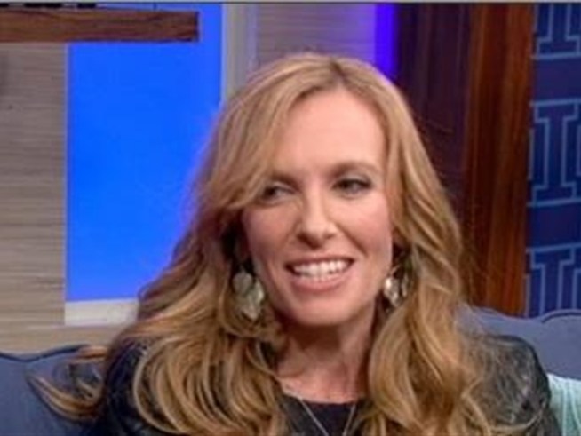 Actress Toni Collette talks about her challenging, multi-character role in the Showtime dramedy <i>United States of Tara</i>.