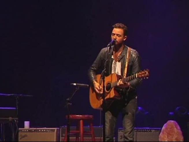 The Australian singer, songwriter with the ocean in his heart.