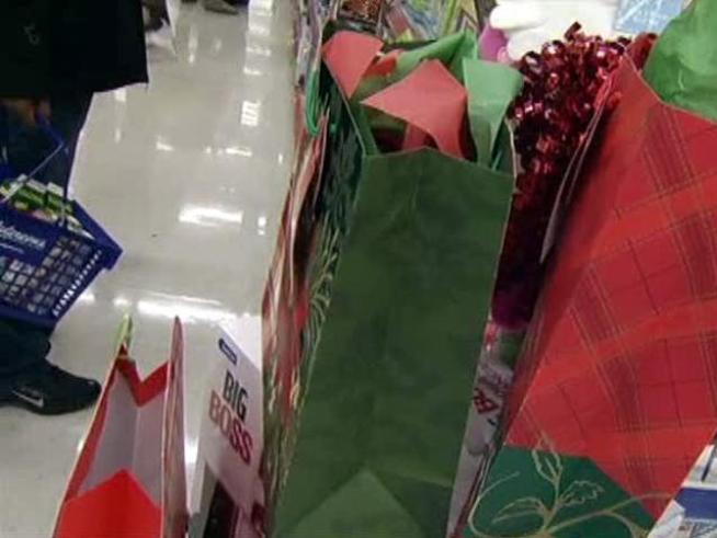 Last-minute shoppers flock to <a title=