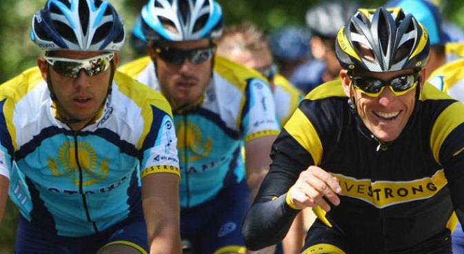 Contador, Armstrong Move Into 16th Stage