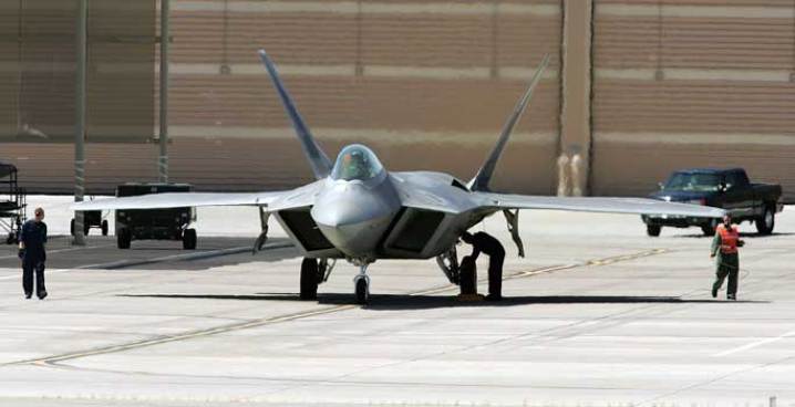 Lockheed's Loss: Senate Votes to Kill Raptor Funding