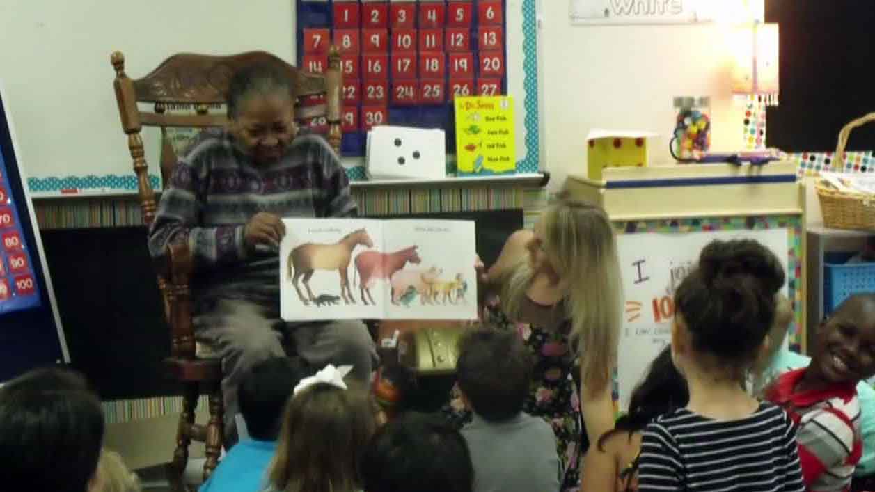 Frisco Seniors Offer Wisdom for Kindergartners