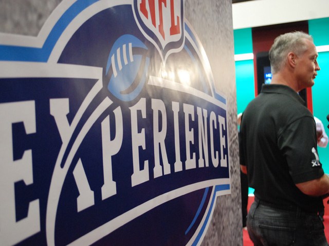 013111 NFL Training 253