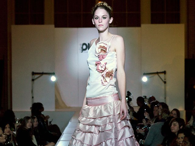 030110-pin-show-2