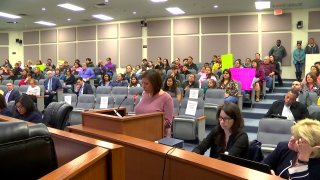 parents line up to talk to the fort worth school board