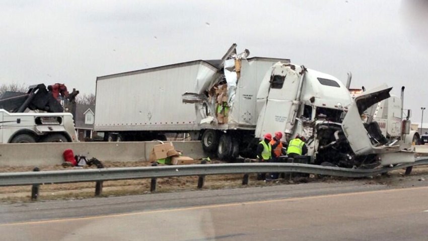 18-wheeler-crash-021114