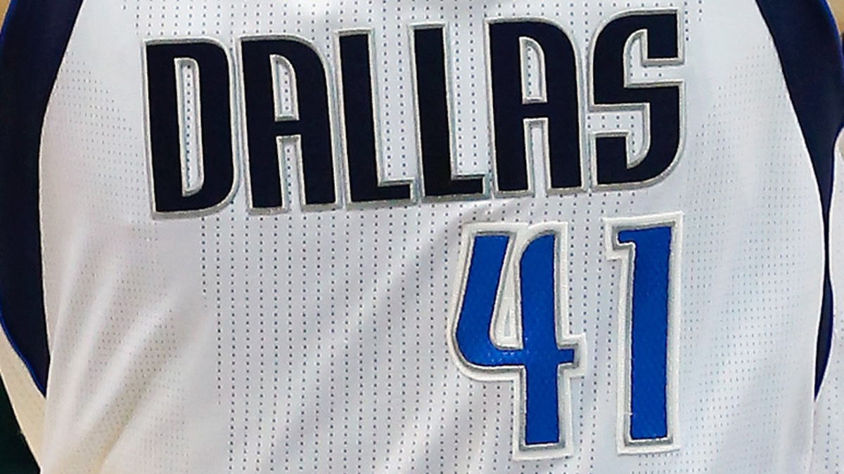 41 PF Dirk Nowitzki - Dallas Cowboys Fan