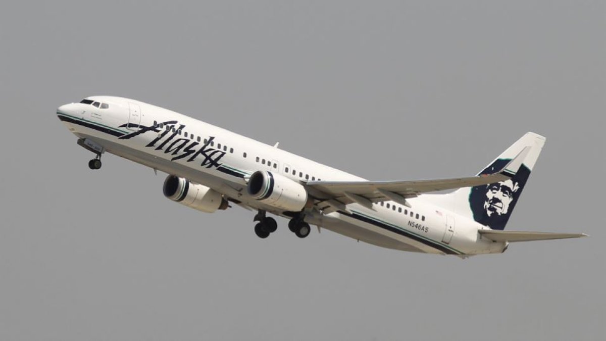 Ex-Alaska Airlines pilot who tried to cut plane's engines after allegedly taking magic mushrooms is released from jail – NBC 5 Dallas-Fort Worth - Vimarsana News